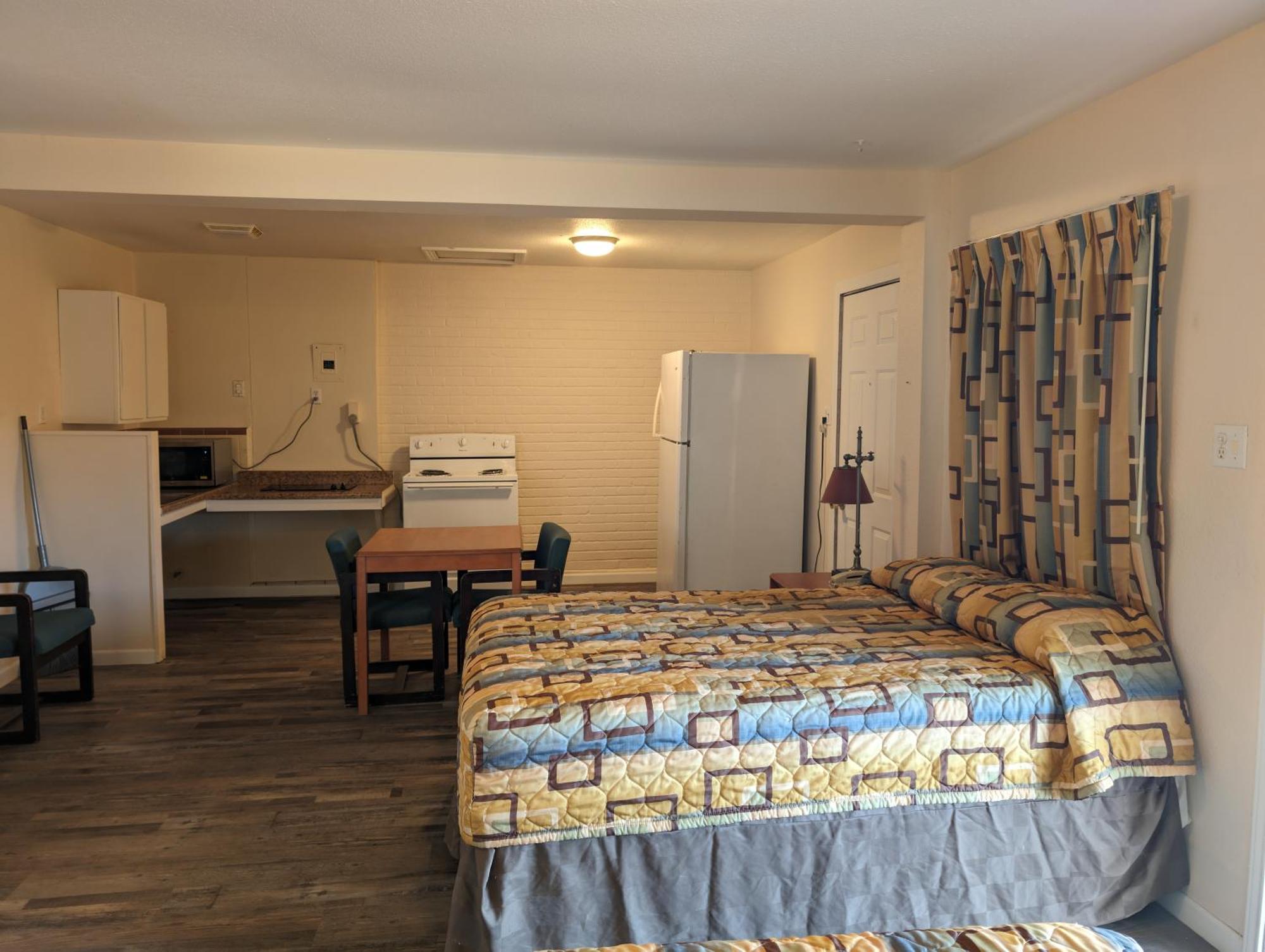 Economy Inn קינגסוויל מראה חיצוני תמונה