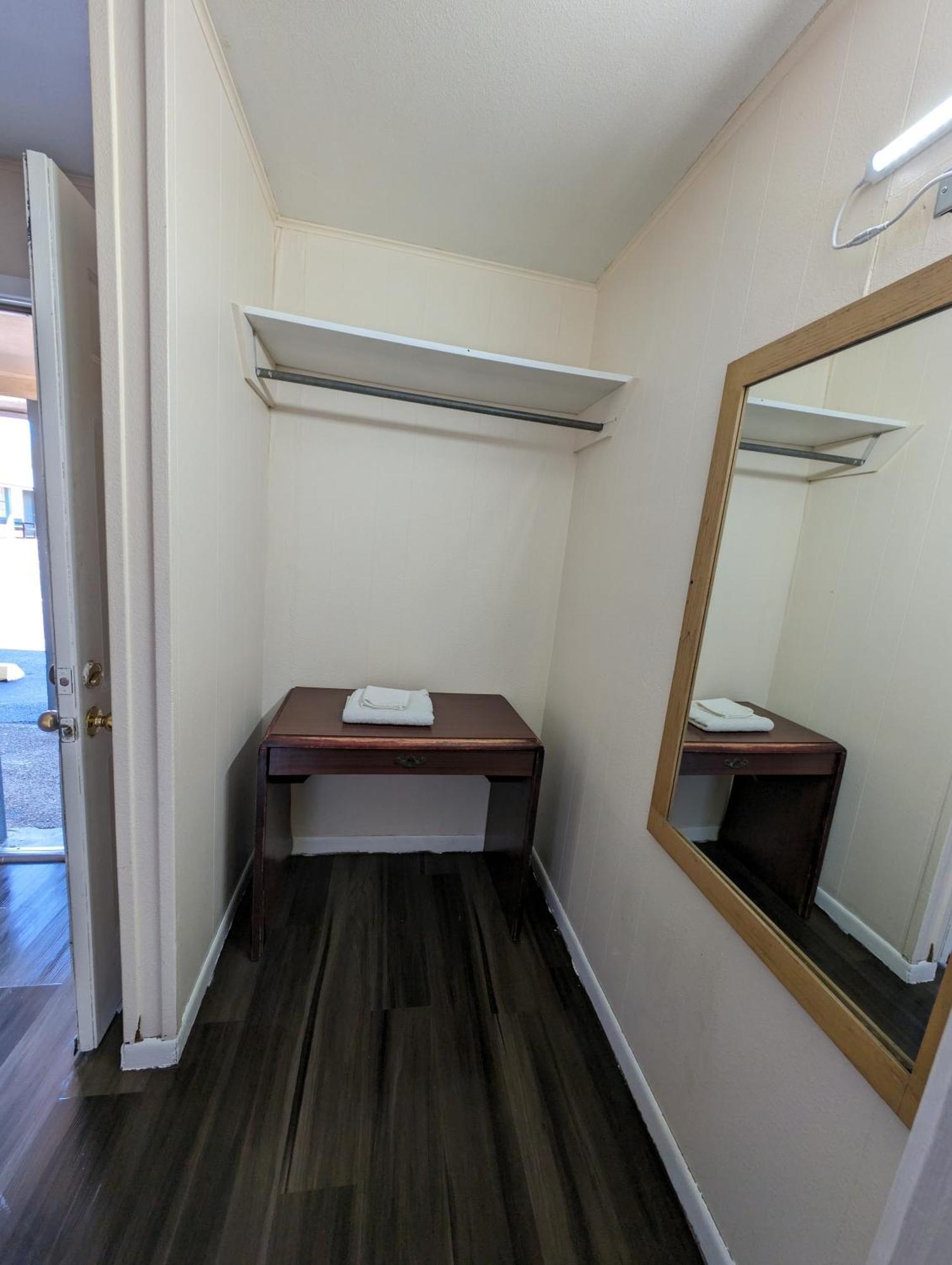 Economy Inn קינגסוויל מראה חיצוני תמונה